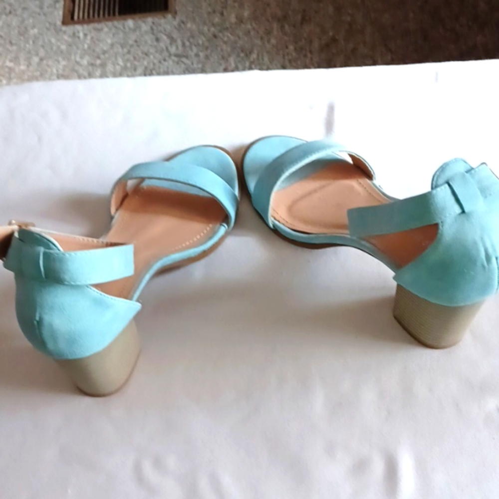 Women's shoes